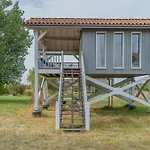 Un Sur Pilotis Apartment